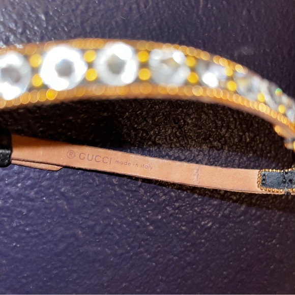 Gucci: Crystals Embellished Double GG Antique Calfskin Choker Necklace - Picture 13 of 15